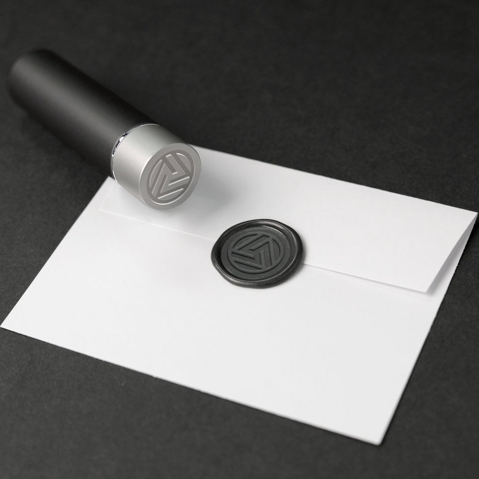 Jan 18, 2022 · monograms, emblems, logotypes, minimalist outlined images, or anything else — try it out with the glass sign mockup and see if it meets the overall concept. Resources The Daily Stationer